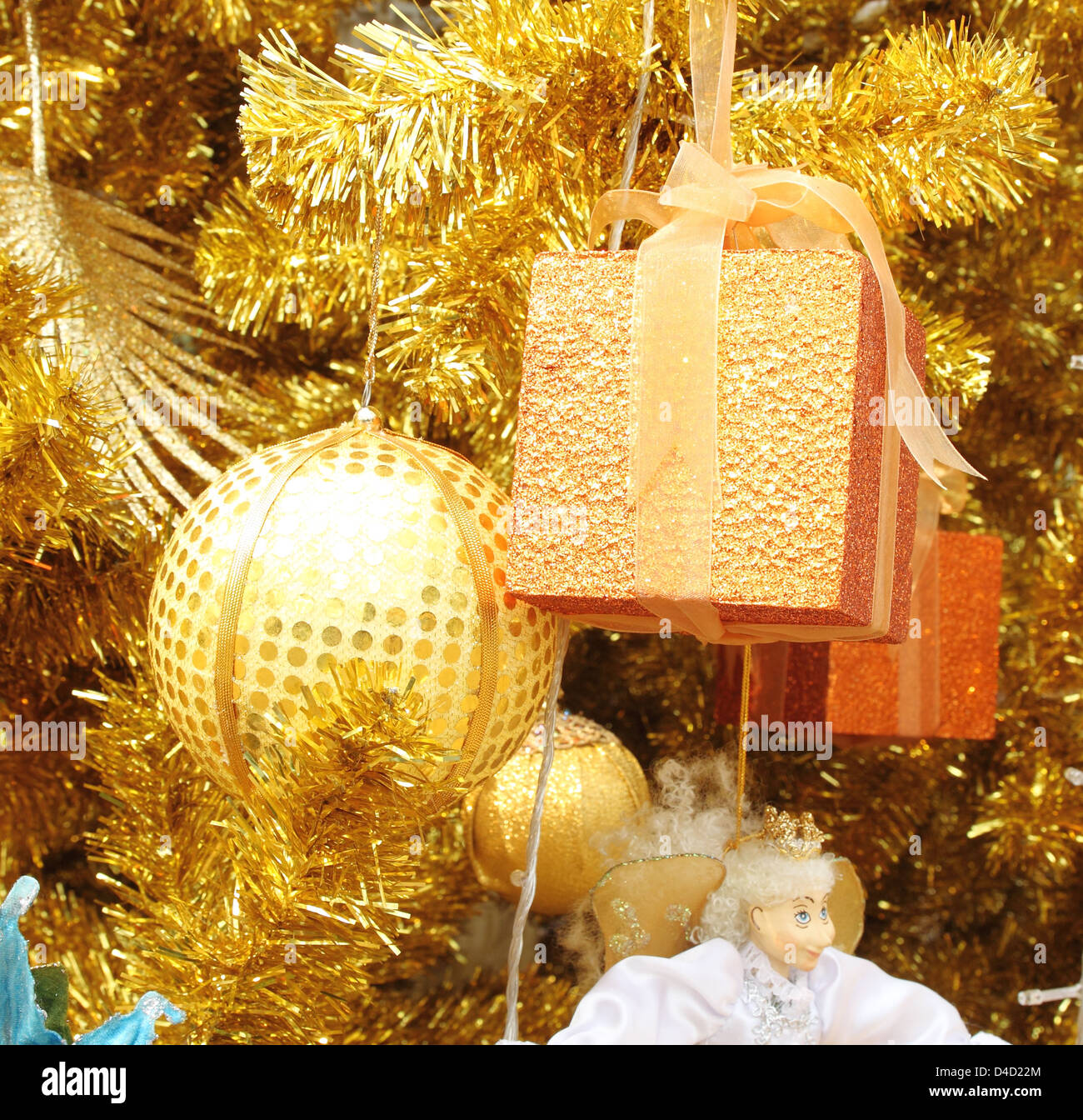 Decorazione per alberi di Natale (dono & ball) Foto Stock