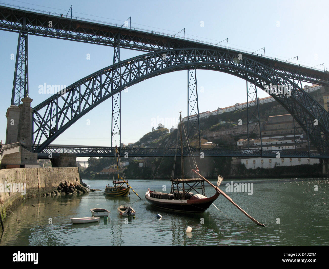 I pescatori sulle rive del Douro a Porto, Portogallo, 5 marzo 2008. Foto: Federico Gambarini Foto Stock