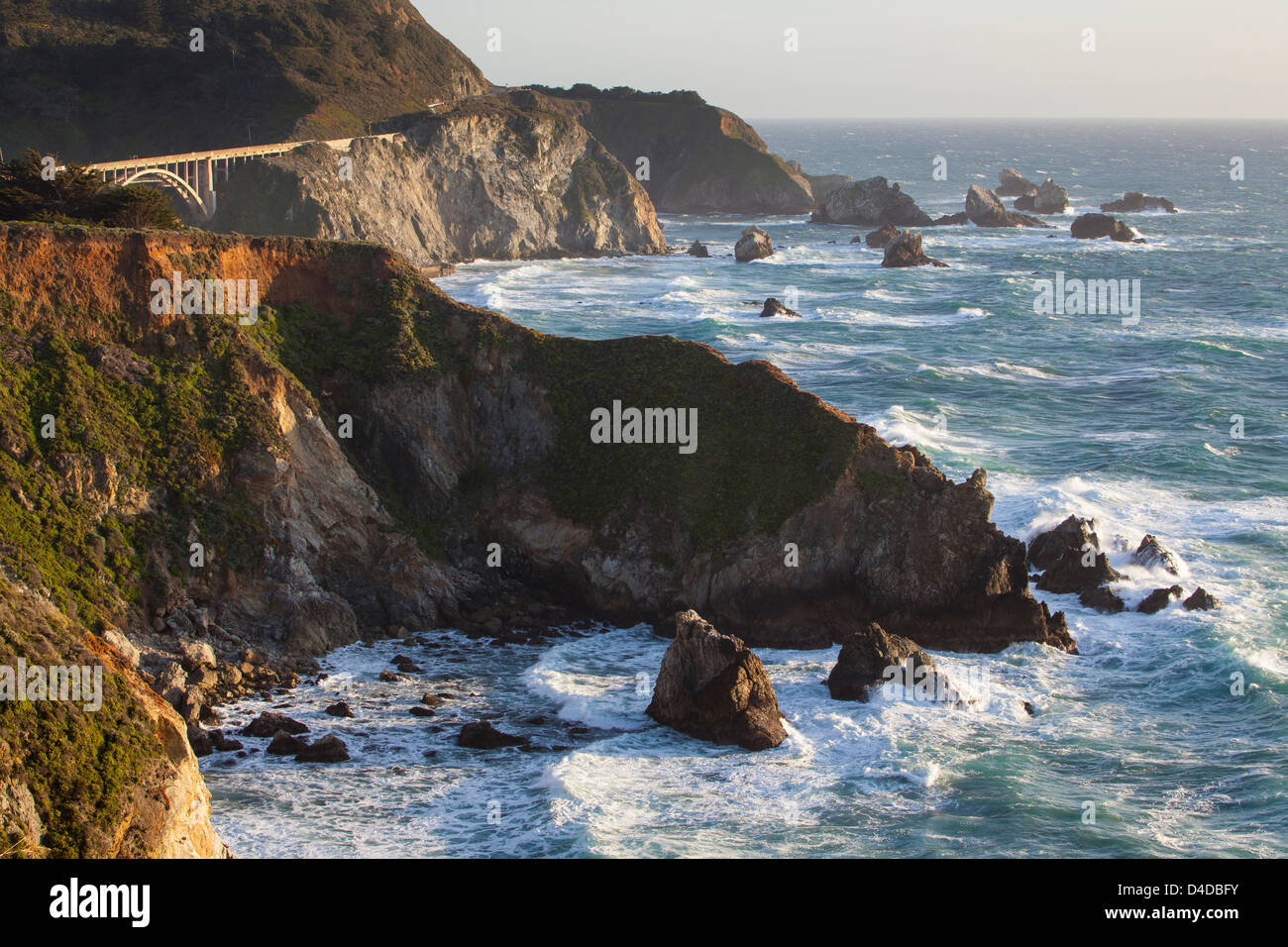 Coste rocciose, Big Sur, CALIFORNIA, STATI UNITI D'AMERICA Foto Stock