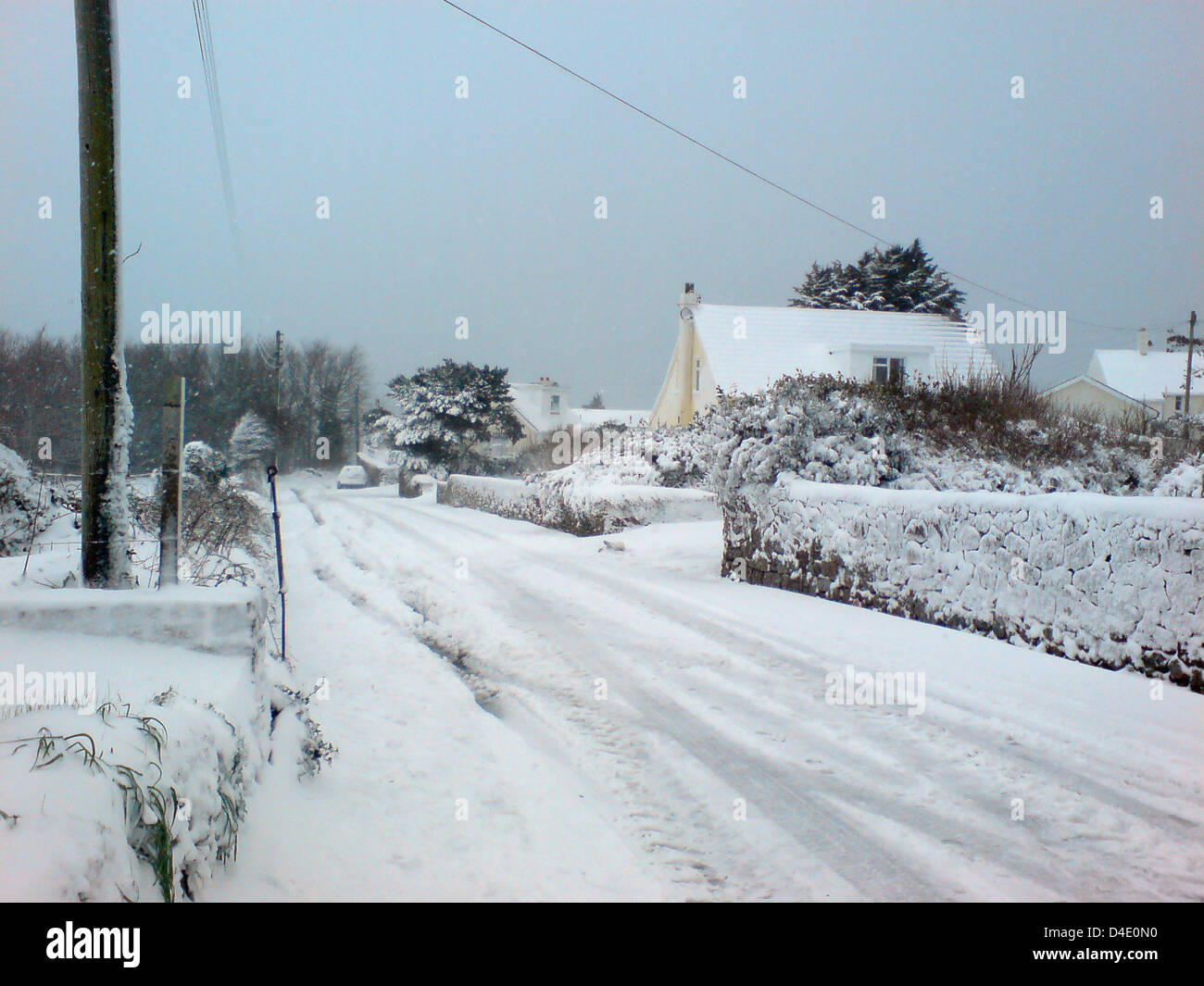 Alderney, Isole del Canale, UK. Xii marzo2013. Neve pesante nei pressi della cittadina principale di St Anne sul canale isola di Alderney martedì mattina. Credito: CRG foto / Alamy Live News Credito: CRG foto / Alamy Live News Foto Stock