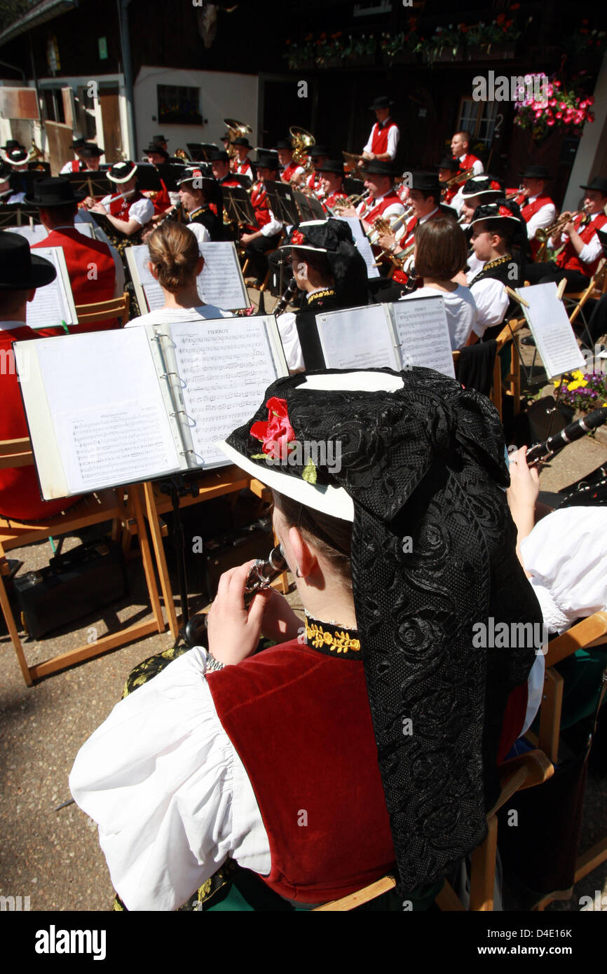 I musicisti della tradizionale Foresta Nera ensemble San Pietro un concerto a San Pietro, Germania, 12 maggio 2008. Foto: Patrick Seeger Foto Stock