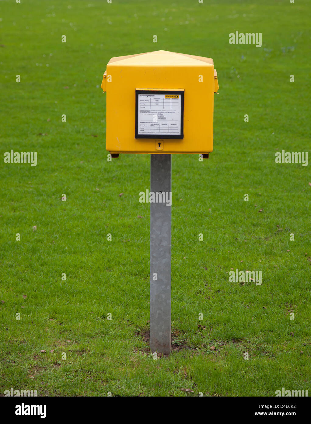 Hannover, Germania, Deutsche Post mailbox Foto Stock