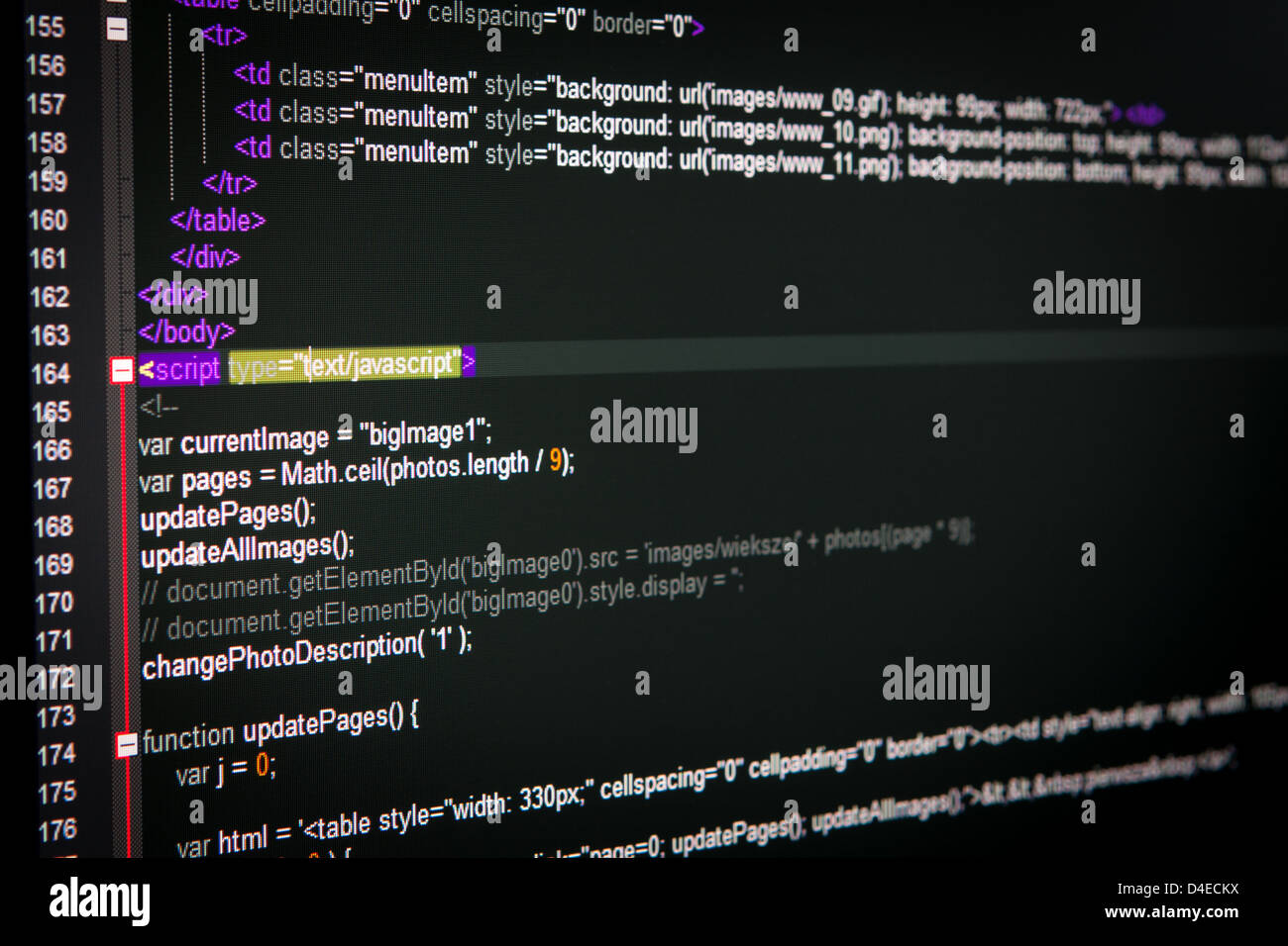 Il codice di un programma su un monitor Foto Stock