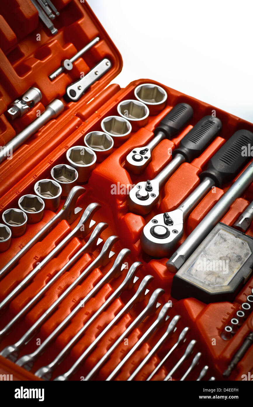 Un sacco di utensili disposti in una casella degli strumenti Foto Stock