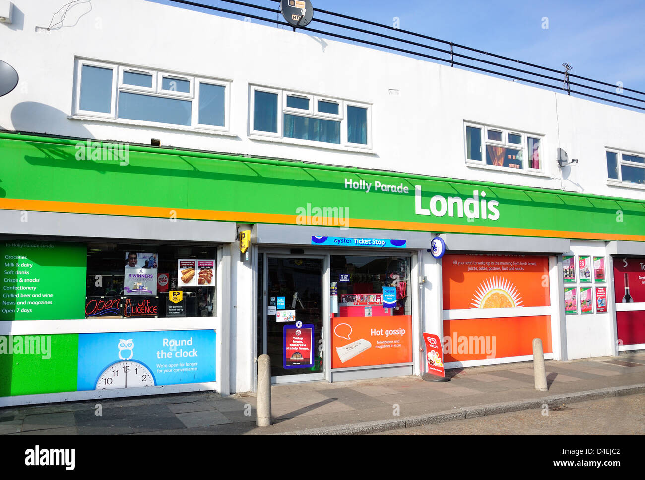 Londis minimarket, Holly Parade,High Street, Feltham, London Borough di Hounslow, Greater London, England, Regno Unito Foto Stock