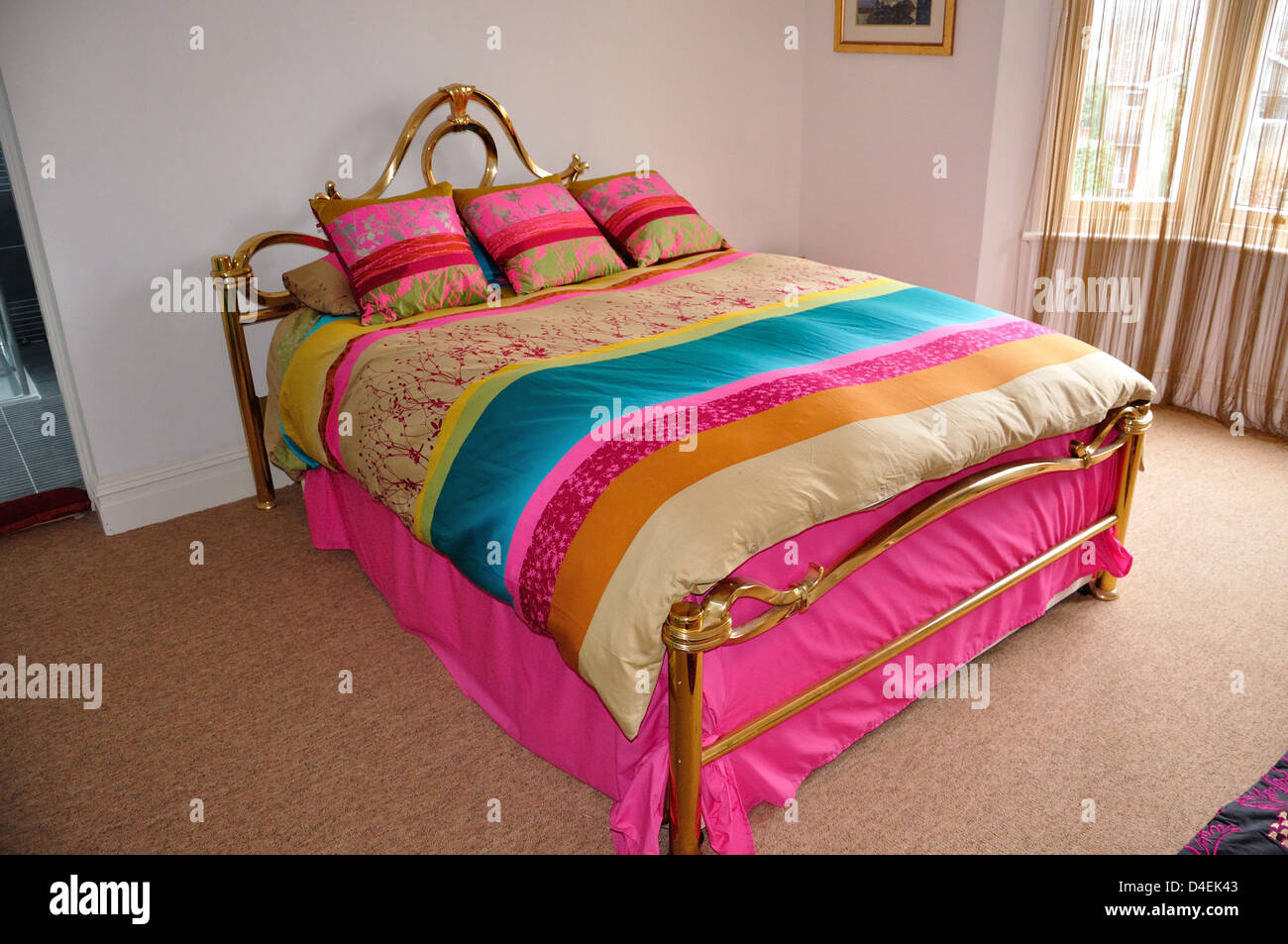 Letto matrimoniale in camera da letto, Ascot Berkshire, Inghilterra, Regno Unito Foto Stock