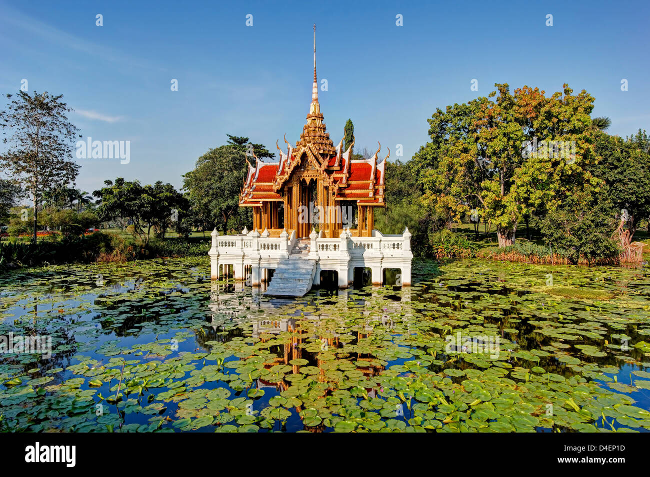 Lotus Pond Royal Pavilion | Rama IX Park | Bangkok Foto Stock