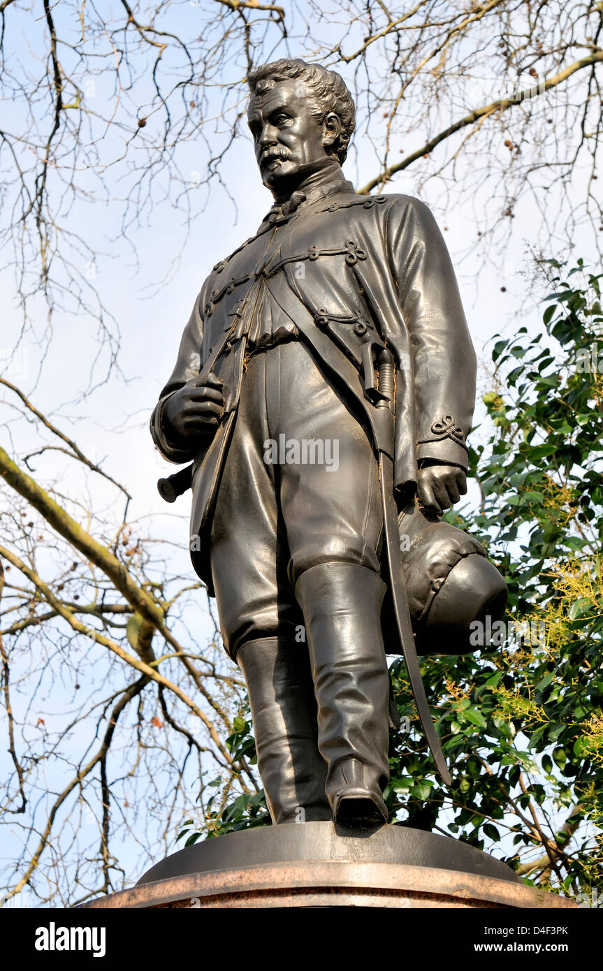 Londra, Inghilterra, Regno Unito. Statua (dal barone Marochetti, 1867) di Colin Campbell, Maresciallo di Campo Signore Clyde (1792-1863) Foto Stock