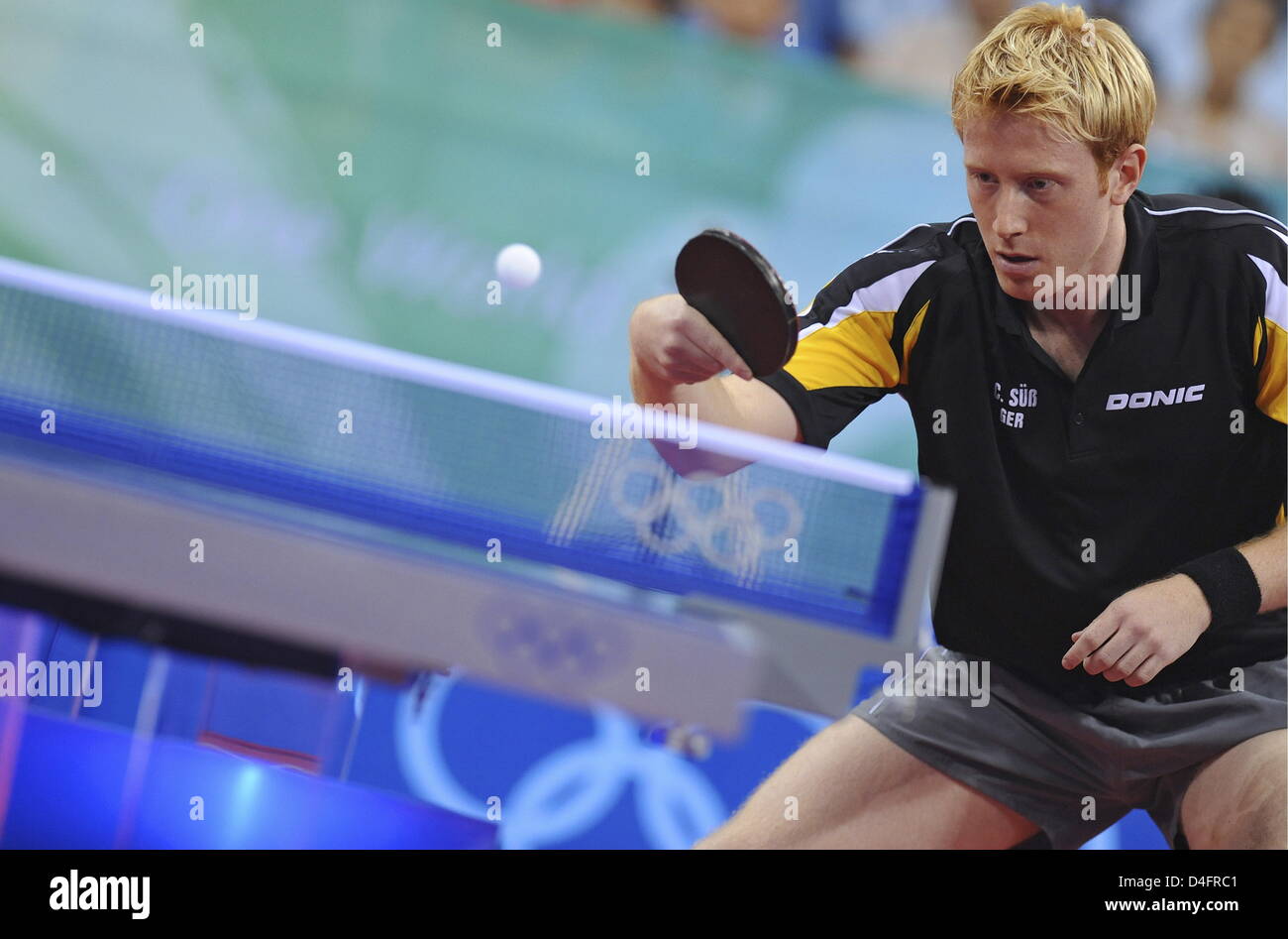 Suess cristiana della Germania compete contro ungherese Janos Jakab nel tennis da tavolo Uomini Singoli Secondo turno in Beijing University Gymnasium durante i Giochi Olimpici di Pechino 2008 a Pechino, in Cina, il 20 agosto 2008. Foto: Karl-Josef Hildenbrand dpa ###dpa### Foto Stock