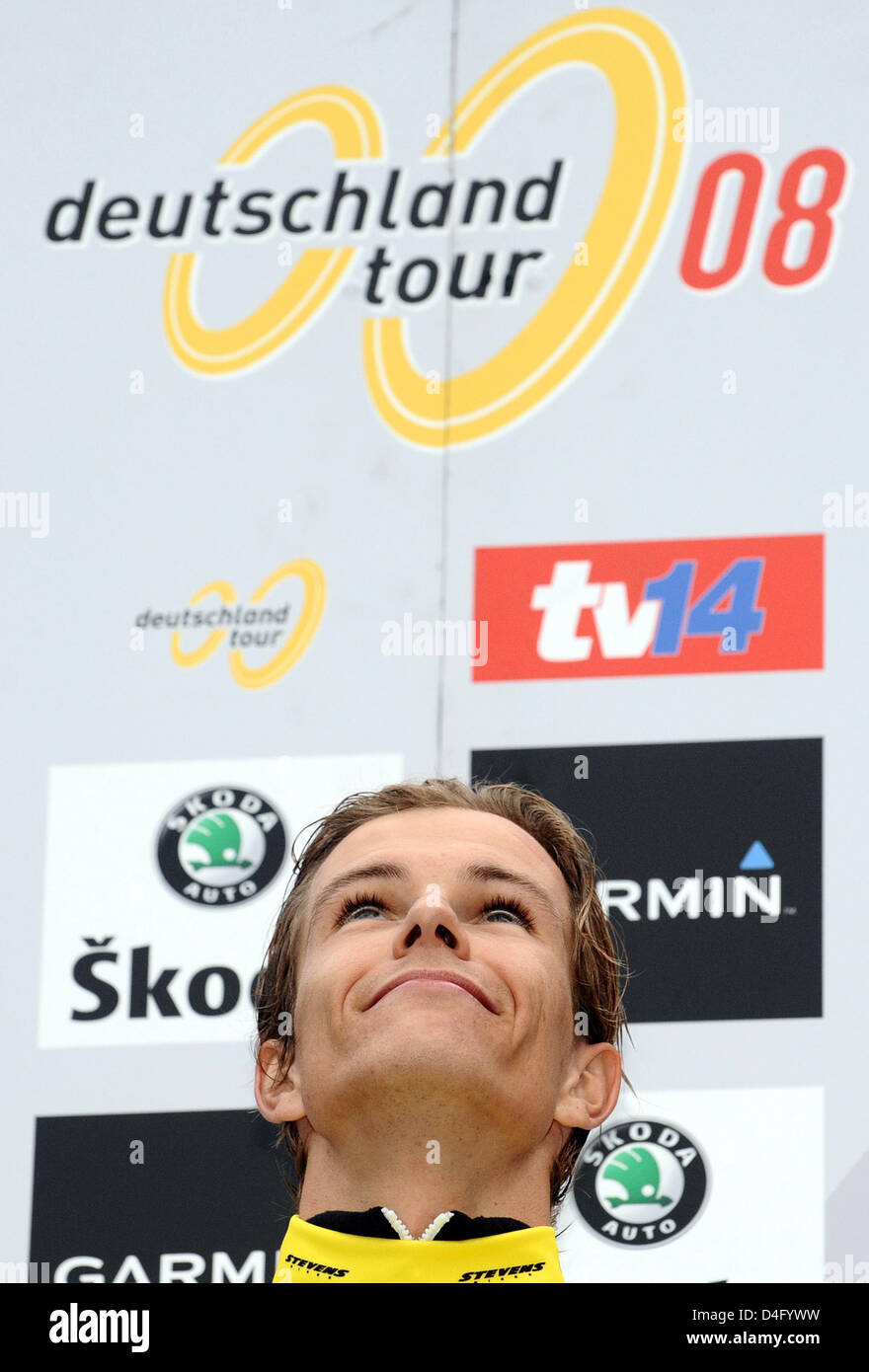 Ciclista tedesco Linus Gerdemann del Team Columbia è mostrato dopo l'ottavo e ultimo stadio (un unico tempo di gara di prova di 34 chilometri) del Giro di Germania a Brema, Germania, 06 settembre 2008. Gerdemann ha vinto la gara che si è conclusa dopo 1,408.6 chilometri di Brema. Foto: Bernd Thissen Foto Stock