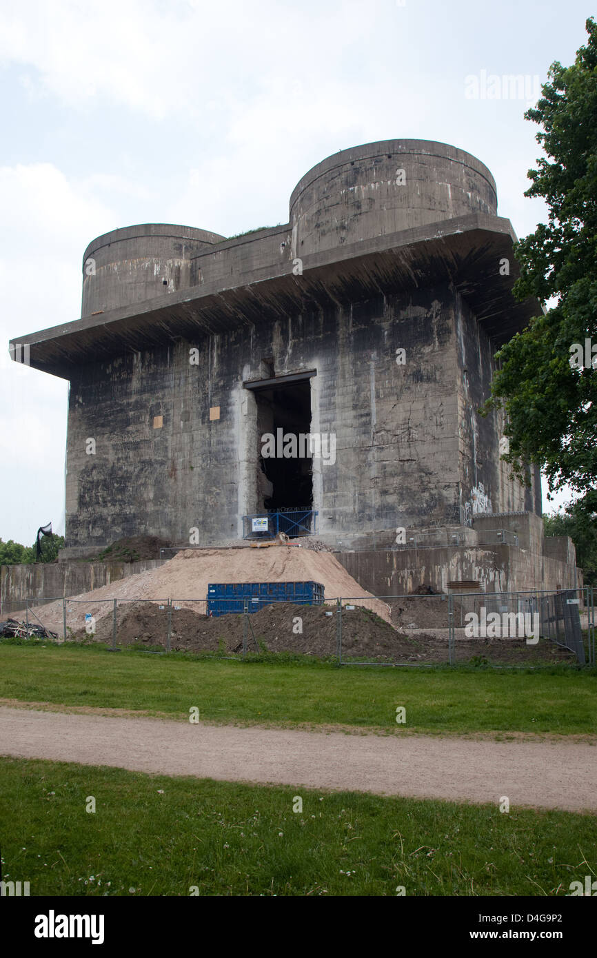 Amburgo, Germania, ex bunker flak essendo convertita in energia Bunker Foto Stock