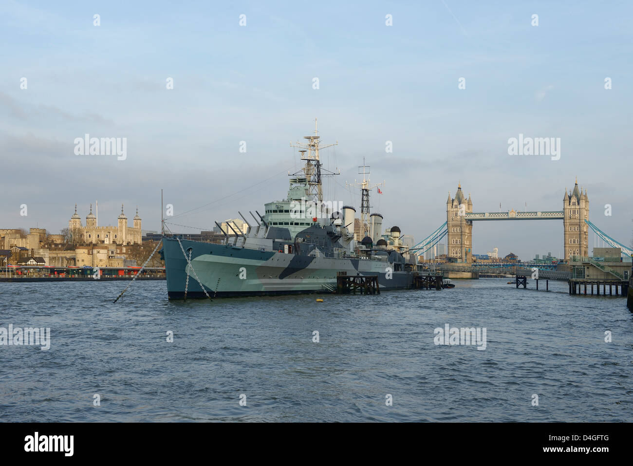 La Torre di Londra, HMS Belfast e Tower Bridge London REGNO UNITO Foto Stock