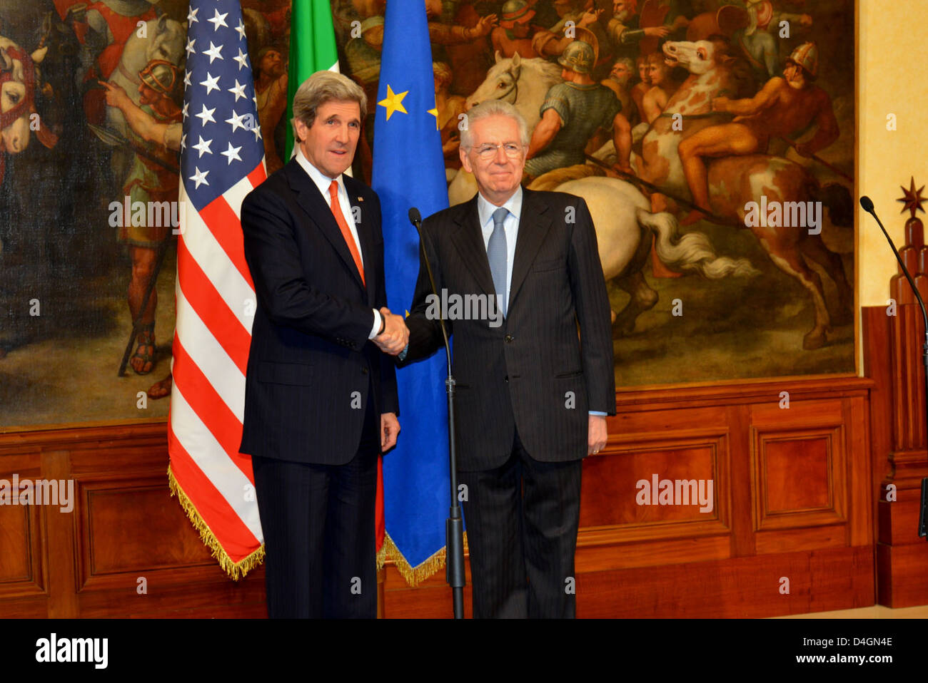 Segretario Kerry incontra il Primo Ministro italiano Monti Foto Stock