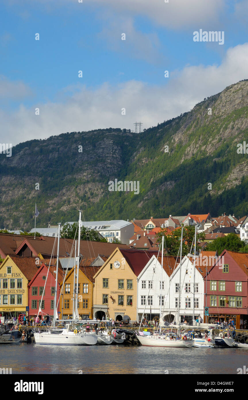 Bryggen, Vagen Harbour, Sito Patrimonio Mondiale dell'UNESCO, Bergen Hordaland, Norvegia e Scandinavia Foto Stock