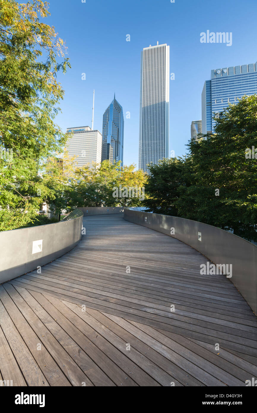 Il BP ponte pedonale progettato da Frank Gehry, Grant Park, Chicago, Illinois, Stati Uniti d'America Foto Stock