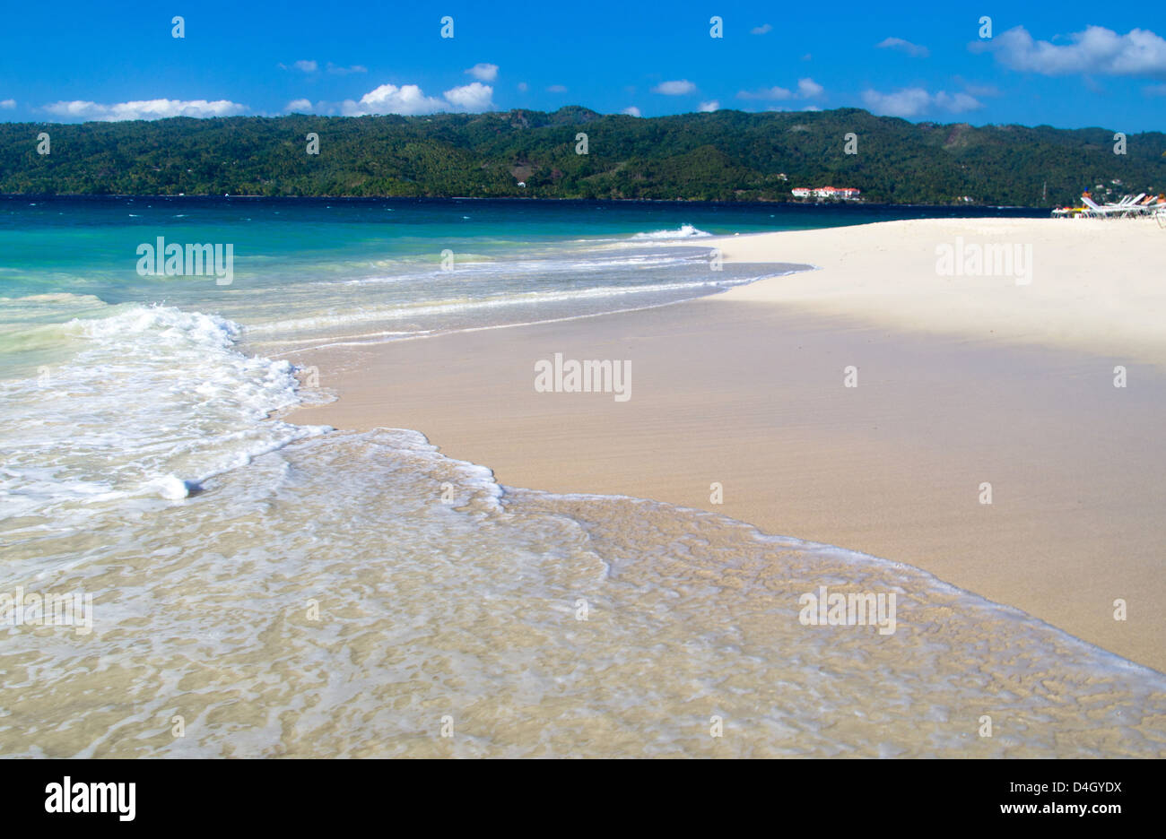 Spiaggia e bellissimo mare tropicale Foto Stock