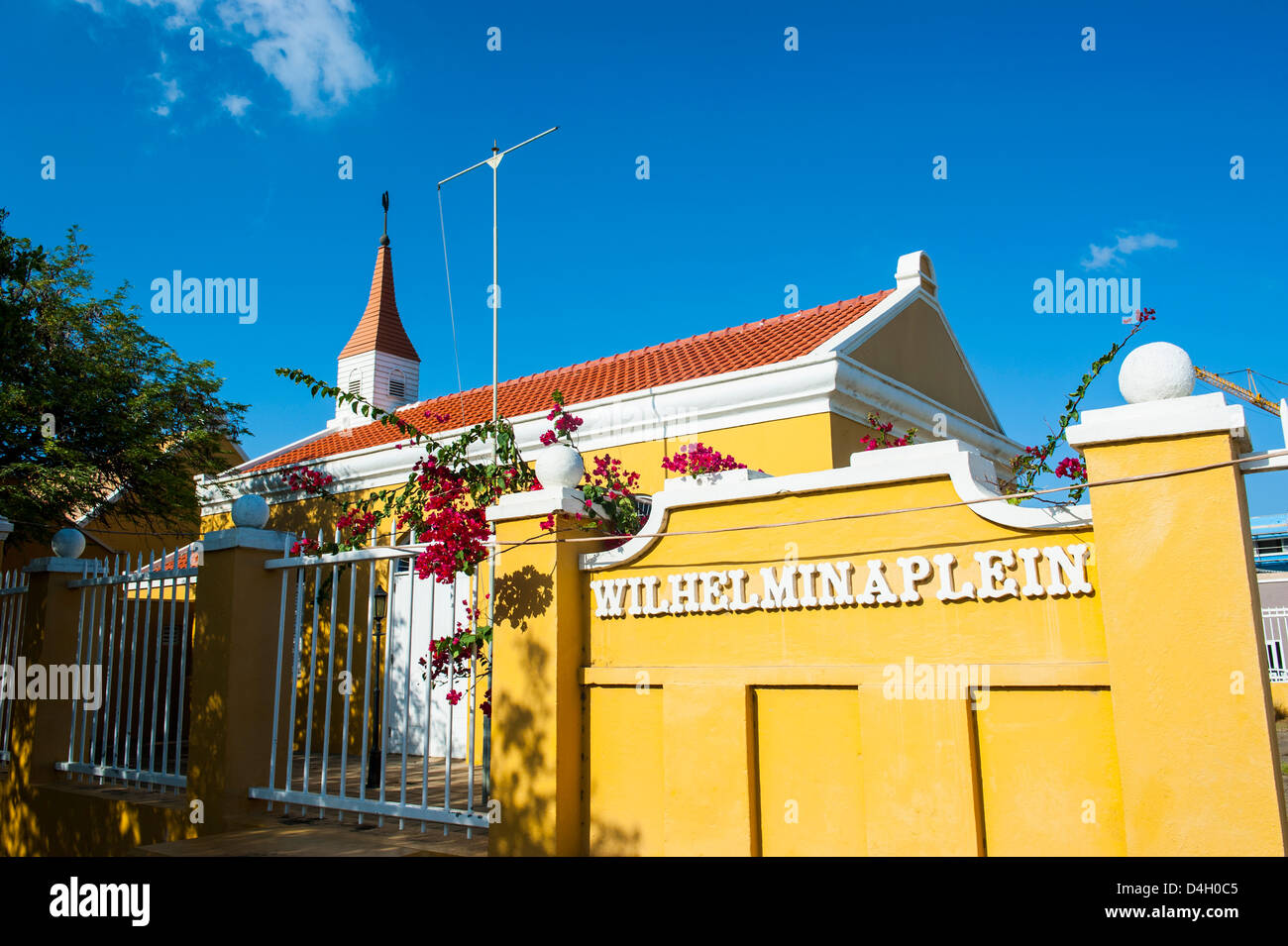 Architettura Olandese in Kralendijk capitale di Bonaire, ABC, isole Antille Olandesi, dei Caraibi Foto Stock