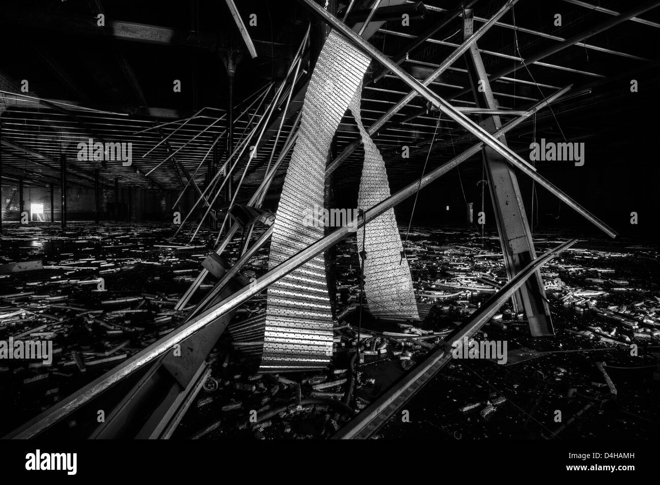 I rottami di ferro in fabbrica abbandonata Foto Stock