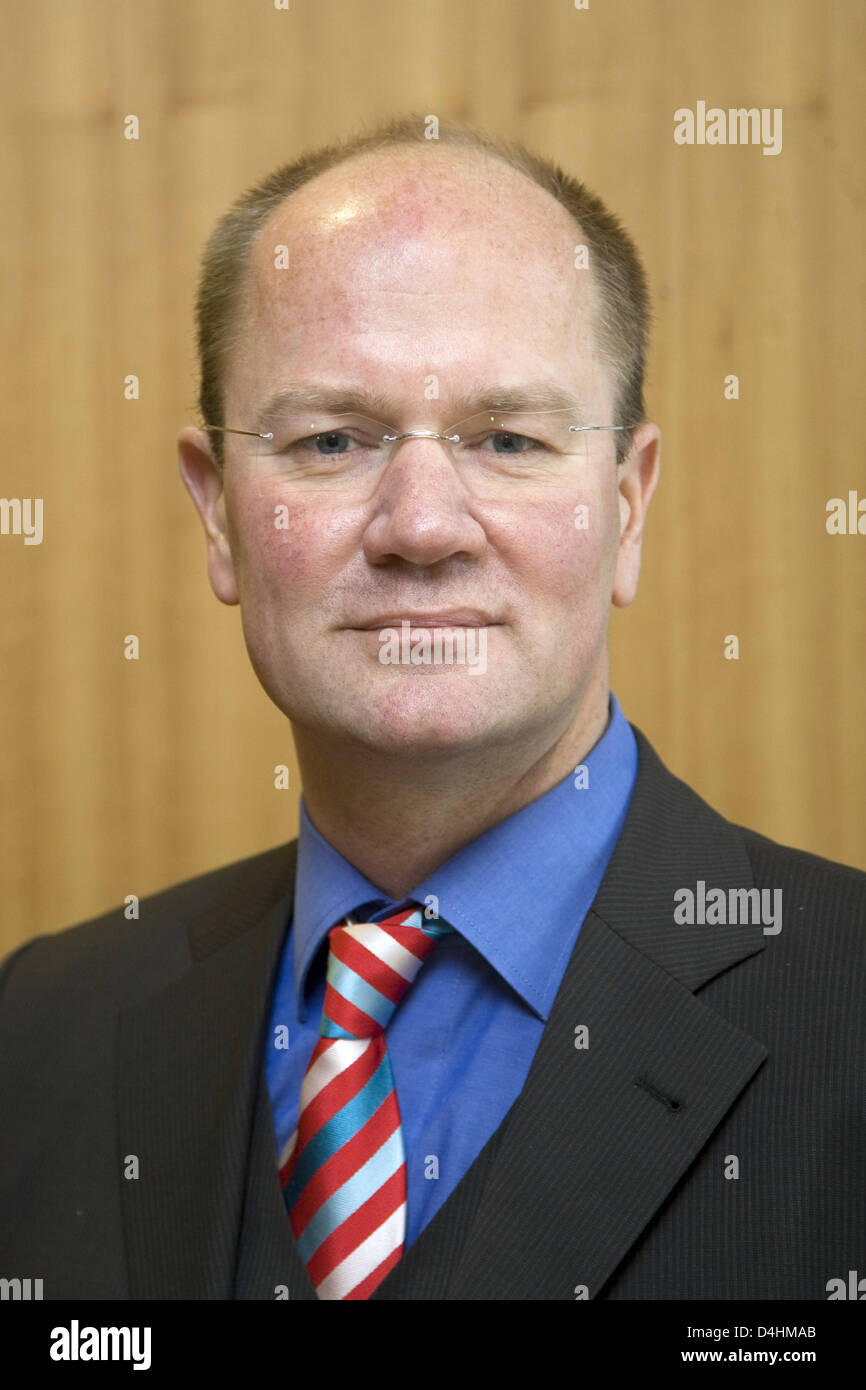 Il senior editor di ddp agenzia presss, Joachim Widmann, partecipa a una conferenza stampa sul progetto di acquisto della pressa agencyat Bundespressekonferenz ?? Sede a Berlino, Germania, 26 gennaio 2009. Foto: Arno Burgi Foto Stock