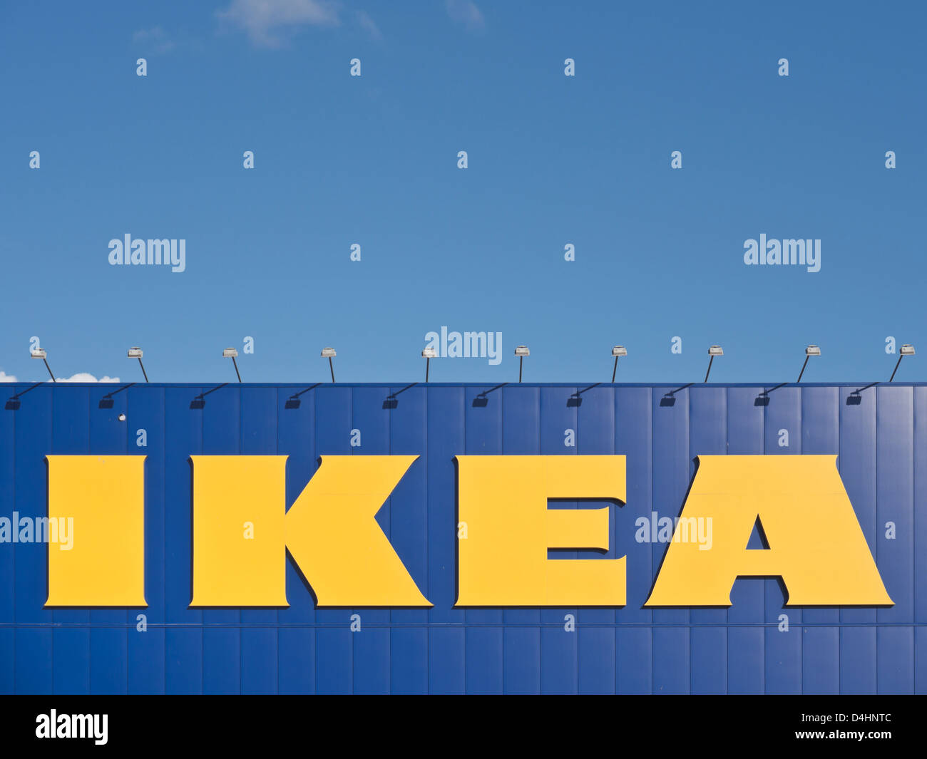 Insegna Ikea su un negozio IKEA in Svezia. Per solo uso editoriale. Foto Stock