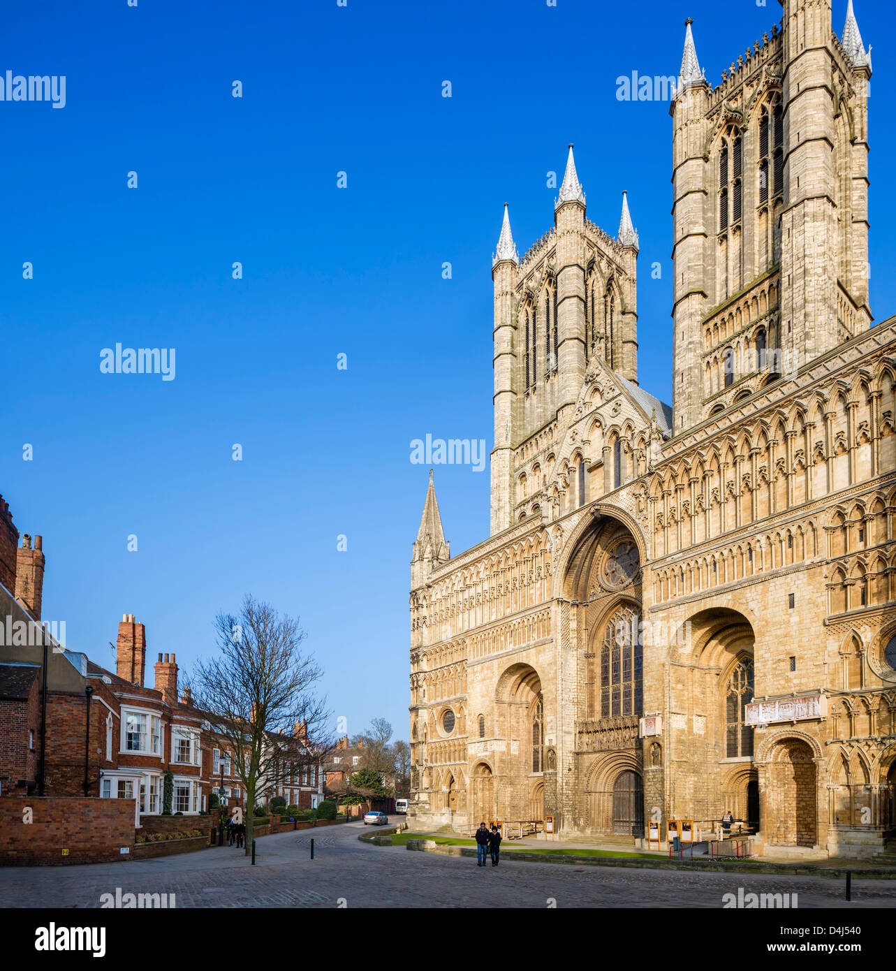 Fronte ovest della Cattedrale di Lincoln nella storica città vecchia, Lincoln, Lincolnshire, East Midlands, Regno Unito Foto Stock