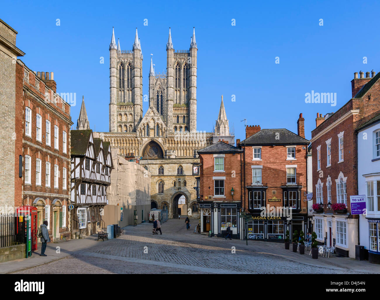 Vista della cattedrale da Castle Hill, Lincoln, Lincolnshire, East Midlands, Regno Unito Foto Stock