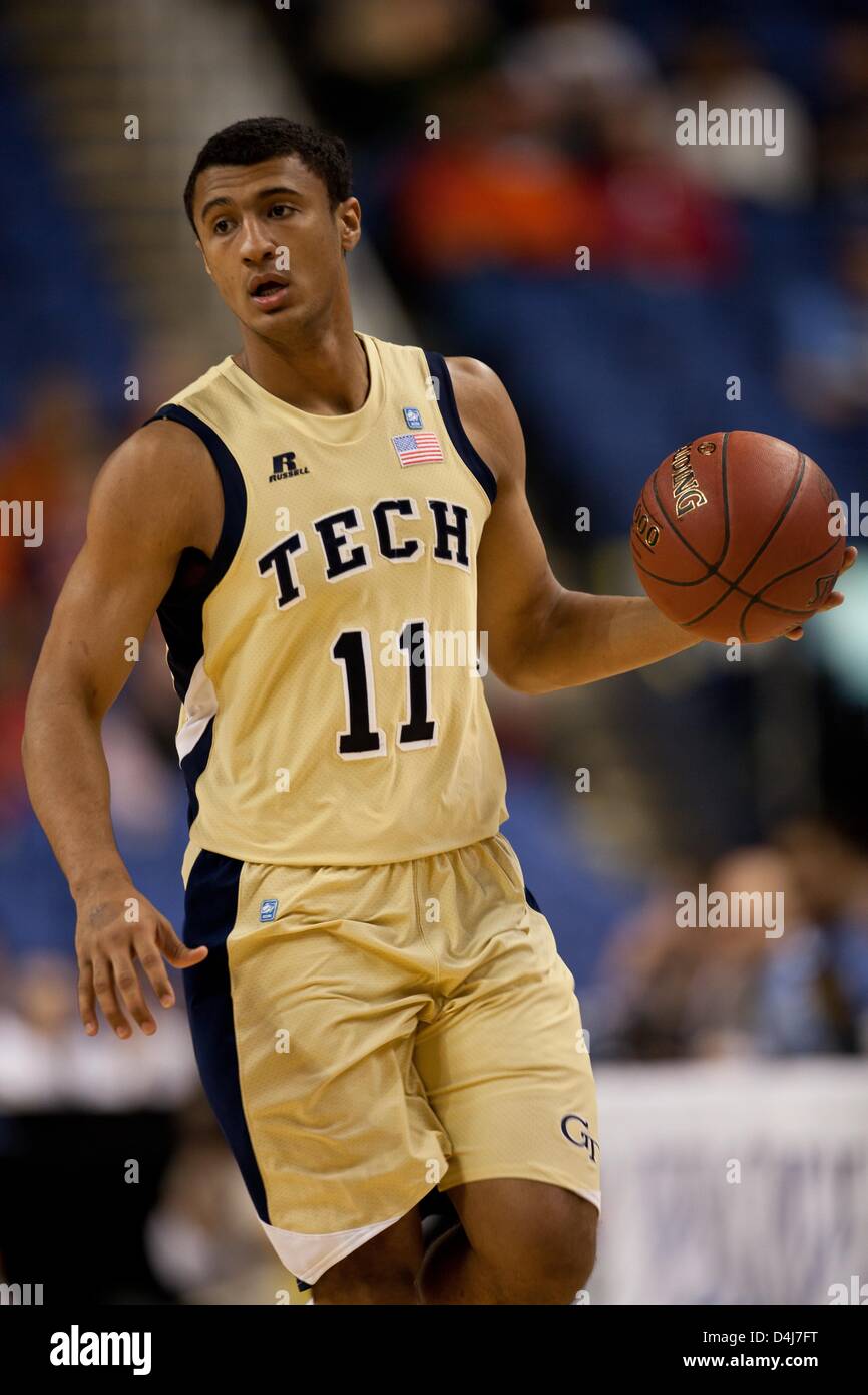 Marzo 14, 2013 - Greensboro, Nord Carolina, Stati Uniti d'America - 14 Marzo 2013: Georgia Tech Guard Chris Bolden (11) con la palla durante il 2013 ACC di pallacanestro degli uomini di torneo di Greensboro Coliseum su Marzo 14, 2013 in Greensboro, NC. Il Boston College sconfigge Georgia Tech 84-64. Foto Stock