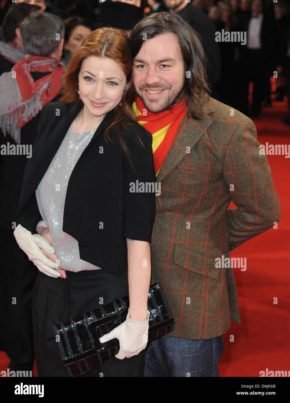 Attrice tedesca Loretta Stern e il suo partner Matti Klein arrivare per la premiere del film ?Hilde? Al 59° Festival Internazionale del Cinema di Berlino a Berlino, Germania, 13 febbraio 2009. Il film viene eseguito in Berlinale Special sezione un totale di 18 film competere per la Silver e Golden orsi del 59th Berlinale. I vincitori saranno annunciati il 14 febbraio 2009. Foto: Joerg Ca Foto Stock