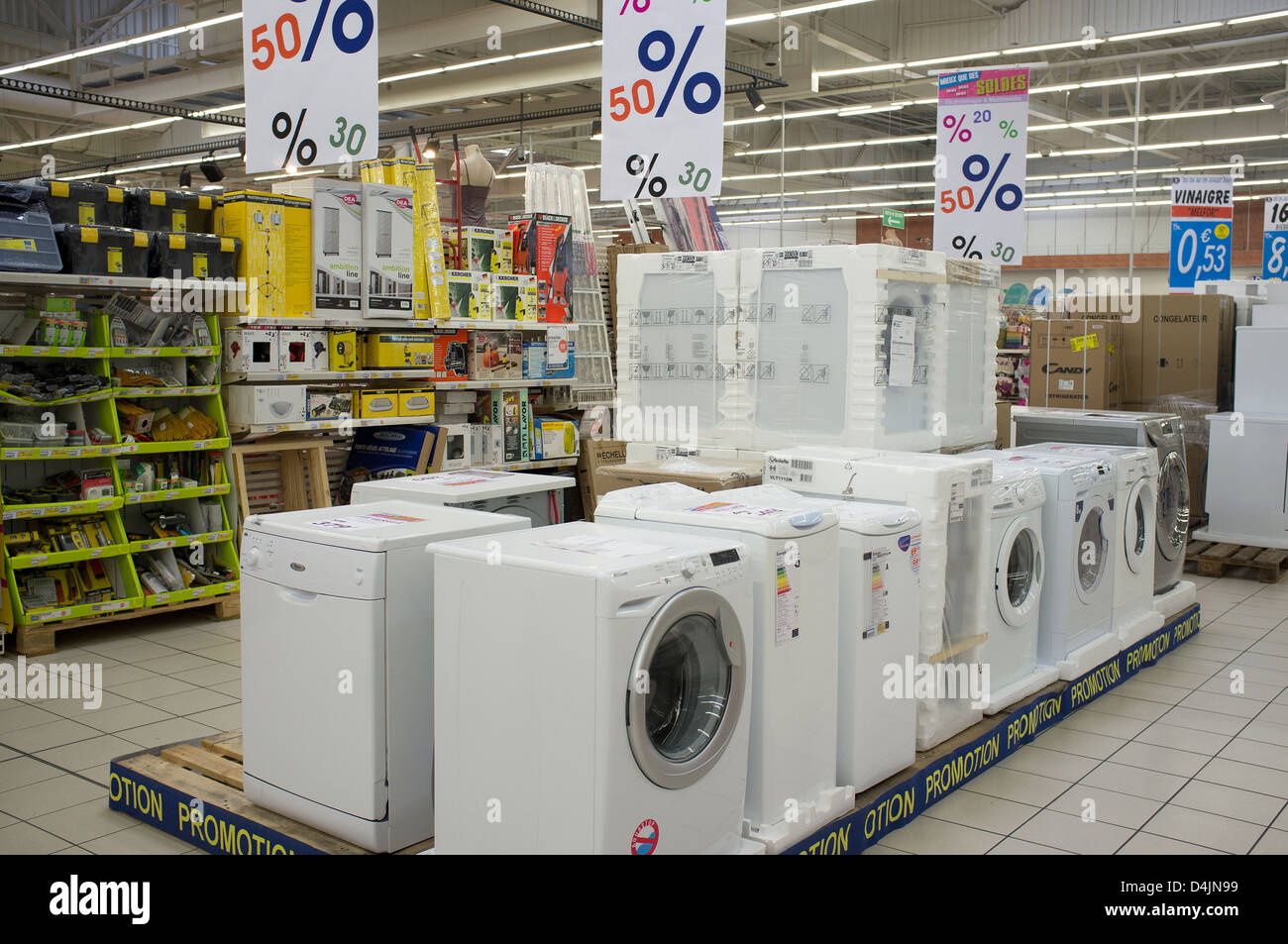 Colmar, Francia, ridotto di macchine di lavaggio nel supermercato Leclerc  Foto stock - Alamy