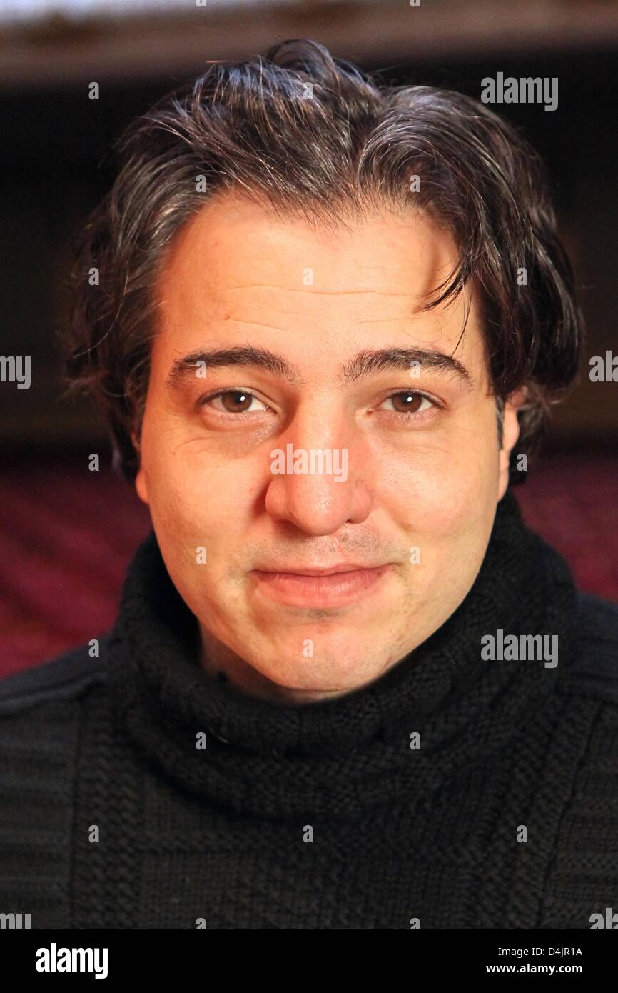 Bagno turco pianista e compositore Fazil dire mostrato durante un concerto prove in Laeiszhalle di Amburgo, Germania, 24 febbraio 2009. Dire e l'Ensemble Resonanz presente due di Mozart?s concerti di pianoforte su una serata. Foto: BODO SEGNA Foto Stock