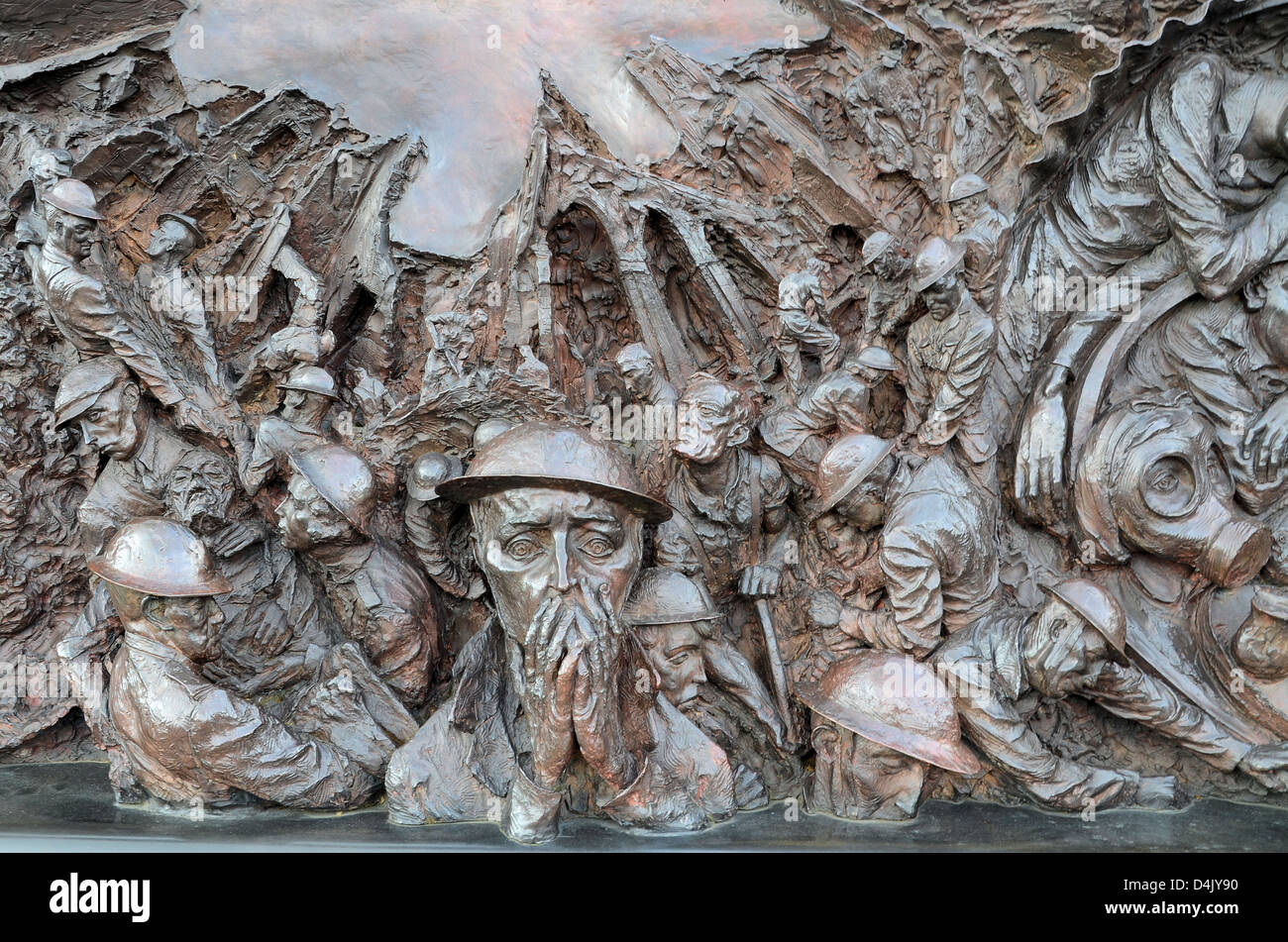 Una rappresentazione del blitz come parte della Battaglia di Bretagna monumento sulla diga sul fiume Tamigi a Londra. Foto Stock