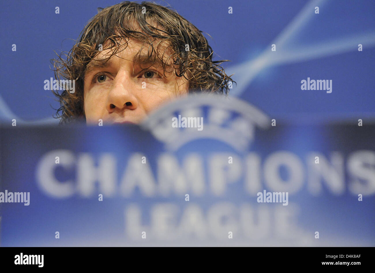 Primera Division spagnolo club FC Barcelona?s skipper Carles Puyol nella foto durante il club?s conferenza stampa a Barcellona, Spagna, 07 aprile 2009. Barcellona riceve Bundesliga tedesca lato FC Bayern Monaco di Baviera per la prima tappa della UEFA Champions League quarti di finale il 08 aprile. Foto: Andreas Gebert Foto Stock