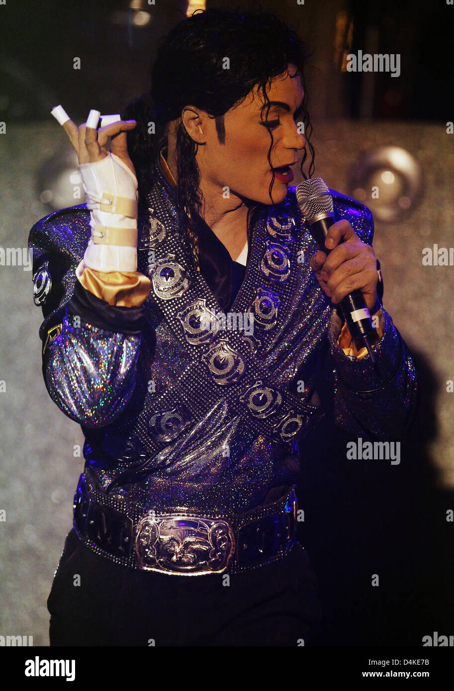 William Hall raddoppia Michael Jackson durante il ?Stelle in Concerto? Spettacolo presso Hotel Estrel di Berlino, Germania, 06 marzo 2009. Foto: Annibale Foto Stock