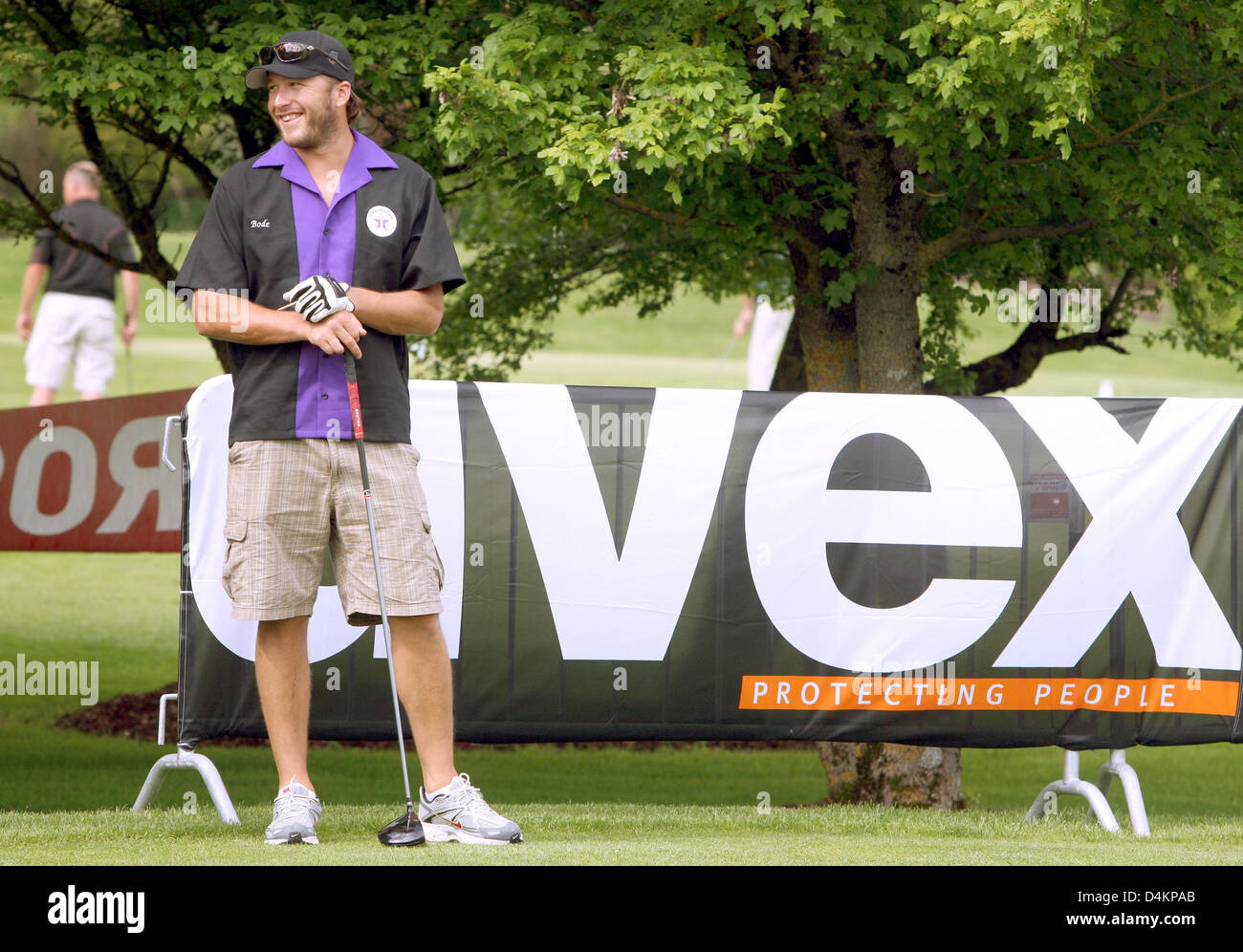 Siamo ski racer Bode Miller ride sul campo da golf di Zell am See, Austria, 14 maggio 2009. Bode Miller partecipa al UVEX &Sci Golf Campionati del Mondo 2009 che avvengono in Zell am See dal 14 maggio fino al 17 maggio 2009. Il concorso è composto da un slalom gigante e due round di golf. Foto: Karl-Josef Hildenbrand Foto Stock