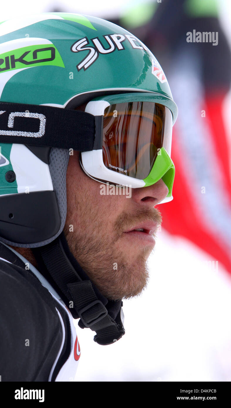 Siamo ski racer Bode Miller nella foto prima del suo inizio al giant slalom sul Kitzsteinhorn ?? Vicino a Kaprun, Austria, 14 maggio 2009. Bode Miller partecipa al UVEX &Sci Golf Campionati del Mondo 2009 che avvengono in Zell am See dal 14 maggio fino al 17 maggio 2009. Il concorso è composto da un slalom gigante e due round di golf. Foto: Karl-Josef Hildenbrand Foto Stock