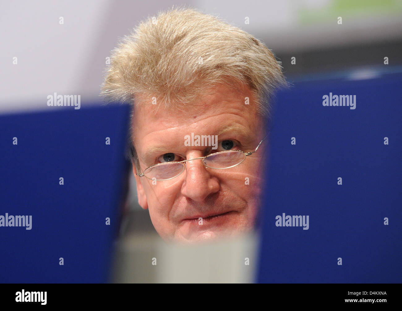 CEO di Fraport AG, Wilhelm Bender, raffigurato all'assemblea generale dell'operatore aeroportuale Fraport AG a Francoforte sul Meno, Germania, 27 maggio 2009. Fraport attende un rimbalzo economico per il prossimo anno dopo la attualmente la diminuzione del numero di passeggeri. Foto: BORIS ROESSLER Foto Stock