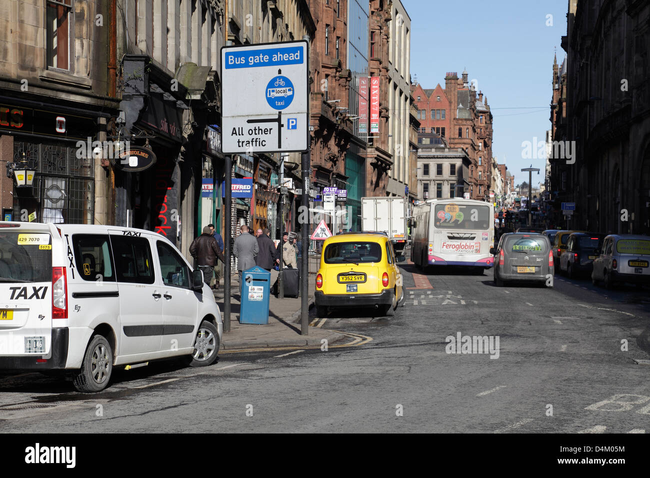 Vista Nord cercando su Hope Street nel centro della città di Glasgow, Scotland, Regno Unito Foto Stock