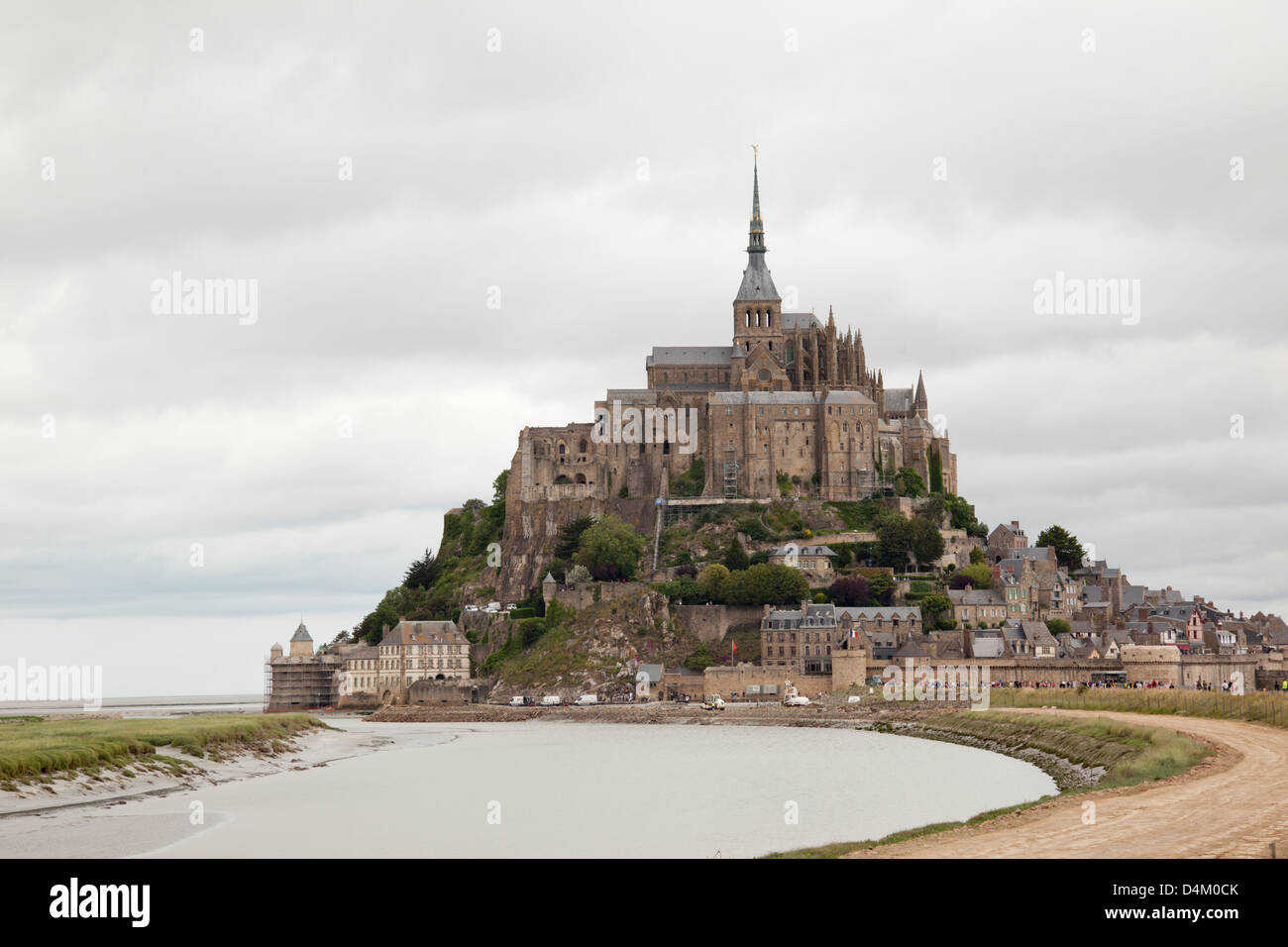 Vista di Mont St Michel. Un sito patrimonio mondiale dell'UNESCO, la Normandia, Francia Foto Stock