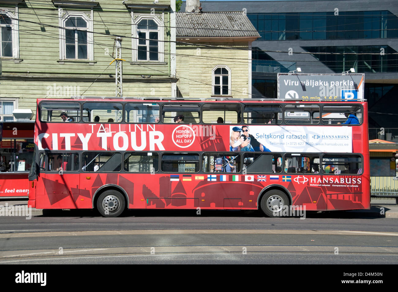 Un autobus turistico a due piani Hop-on Hop-Off di Tallinn a Tallinn, Estonia, Stati baltici Foto Stock