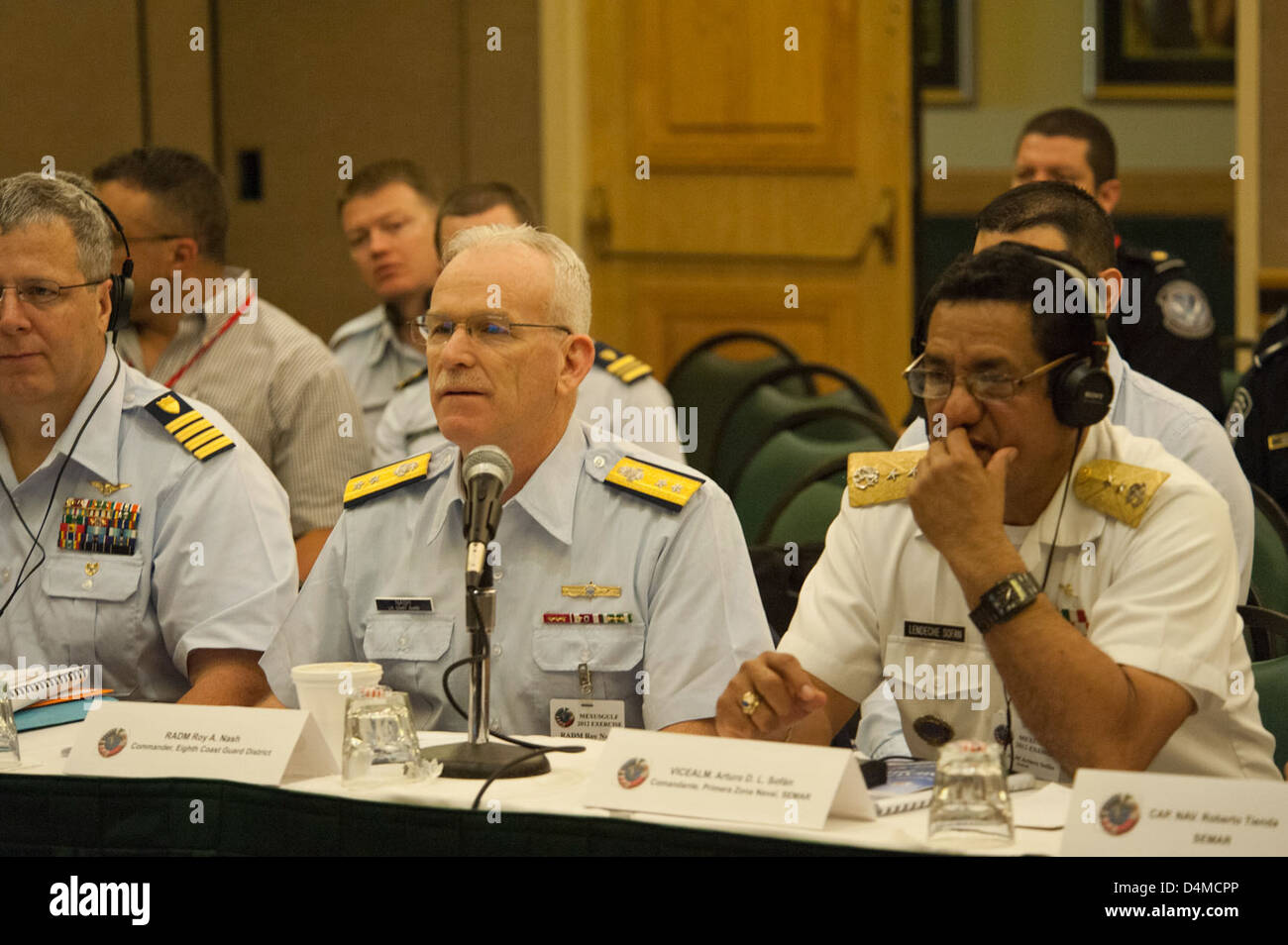 MEXUS 2012-29 è stata un'esercitazione militare congiunta tra Messico e Stati Uniti, incentrata sulla sicurezza delle frontiere e sul coordinamento della risposta alle emergenze. L'esercitazione ha comportato simulazioni di scenari reali per testare la capacità di entrambe le nazioni di collaborare in situazioni di emergenza. L'evento è stato progettato per migliorare la cooperazione nell'affrontare la sicurezza e la risposta alle catastrofi. Foto Stock