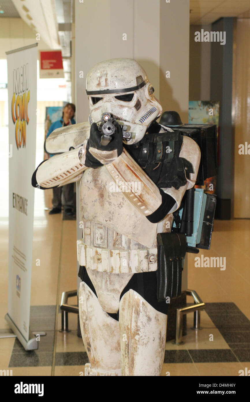 Birmingham, Regno Unito. 16 marzo 2013. Stormtrooper dal film della serie Star Wars a Birmingham MCM Expo (Comic Con) Credito: Ryan McDowell/Alamy Live News Foto Stock