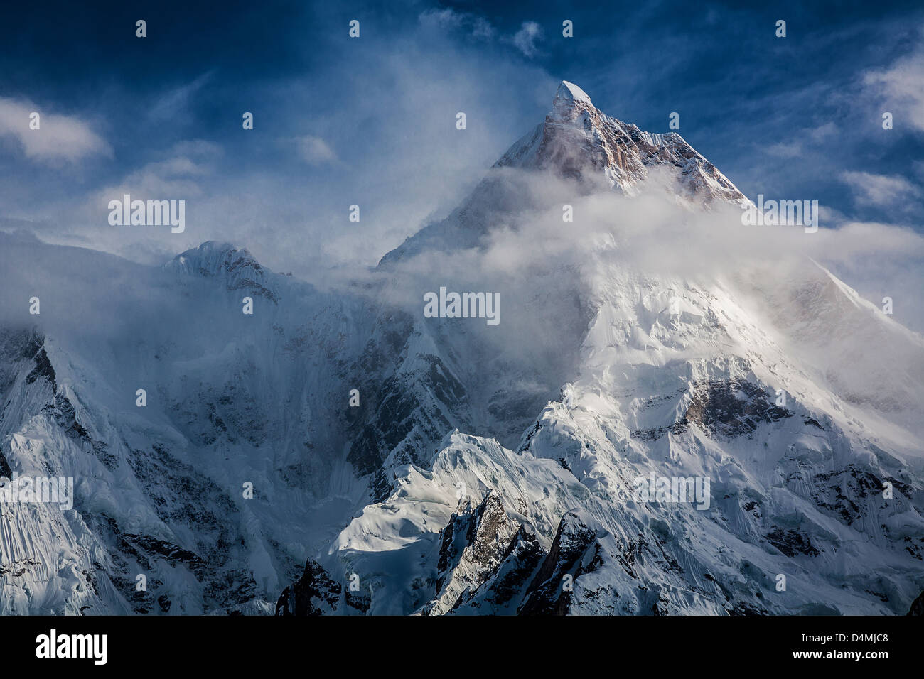 Masherbrum 7281m si trova nel Gilgit Baltistan del Pakistan. Foto Stock