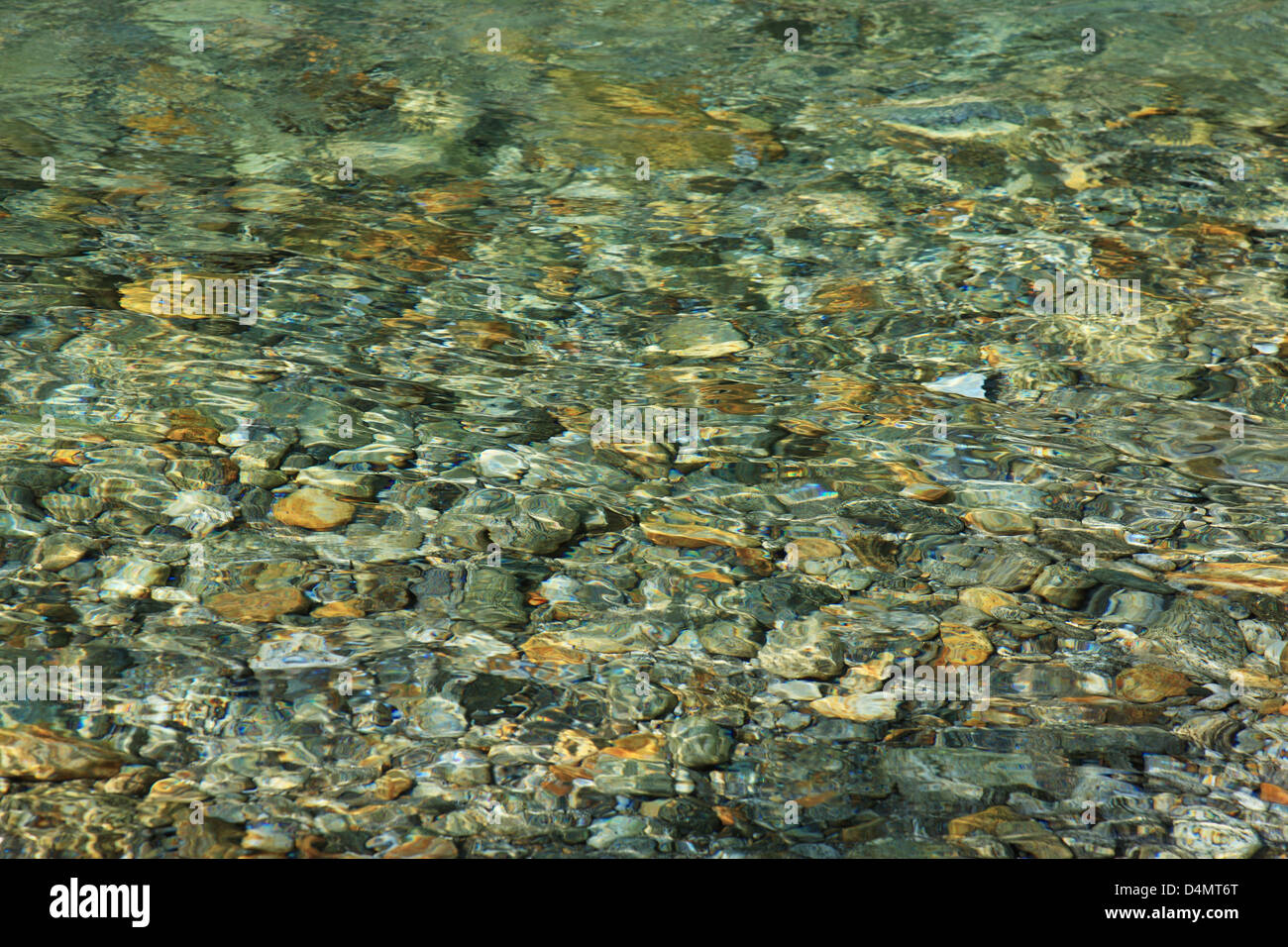 Poco profonda superficie di fiume, Svizzera Canton Ticino, Val Verzasca Foto Stock