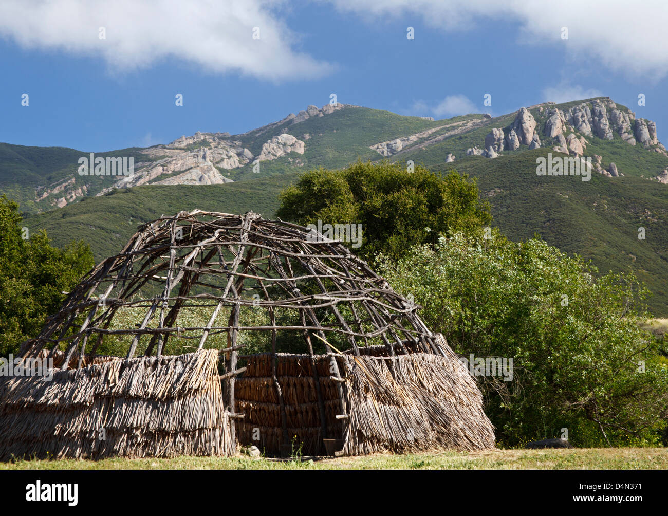 Abitazione Chumash ricostruiti al Rancho Sierra Vista/Satwiwa in Santa Monica Mountains National Recreation Area Foto Stock