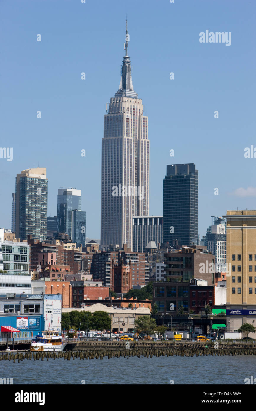L'Empire State Building visto dal lato ovest di New York Foto Stock