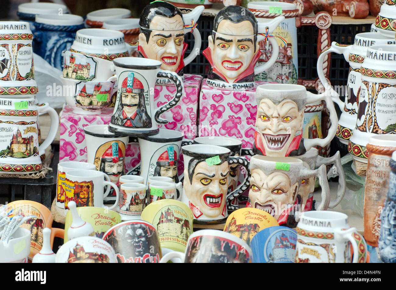 Tazza Souvenir Vlad Drakula, Transilvania, Brașov, Romania Foto Stock