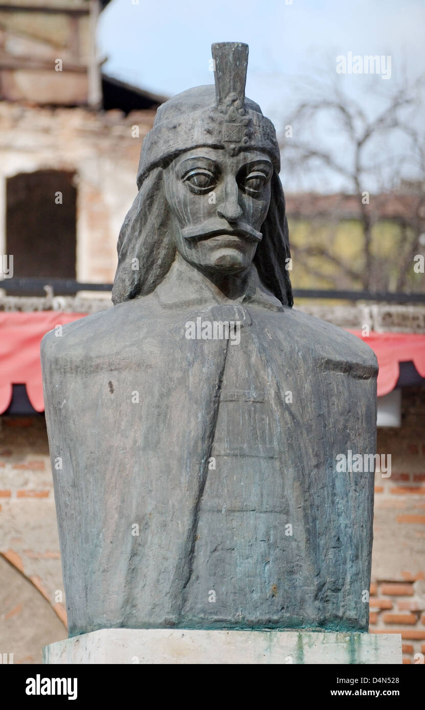 Statua di Vlad (Dracula) Bucarest, Romania, Europa Foto Stock