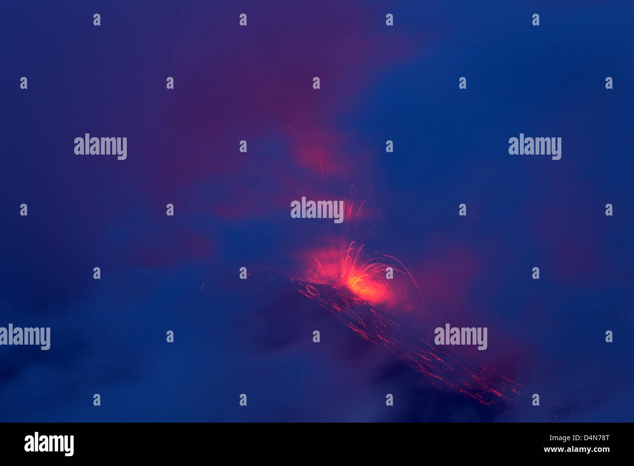 Power esplosione del vulcano Tungurahua Foto Stock