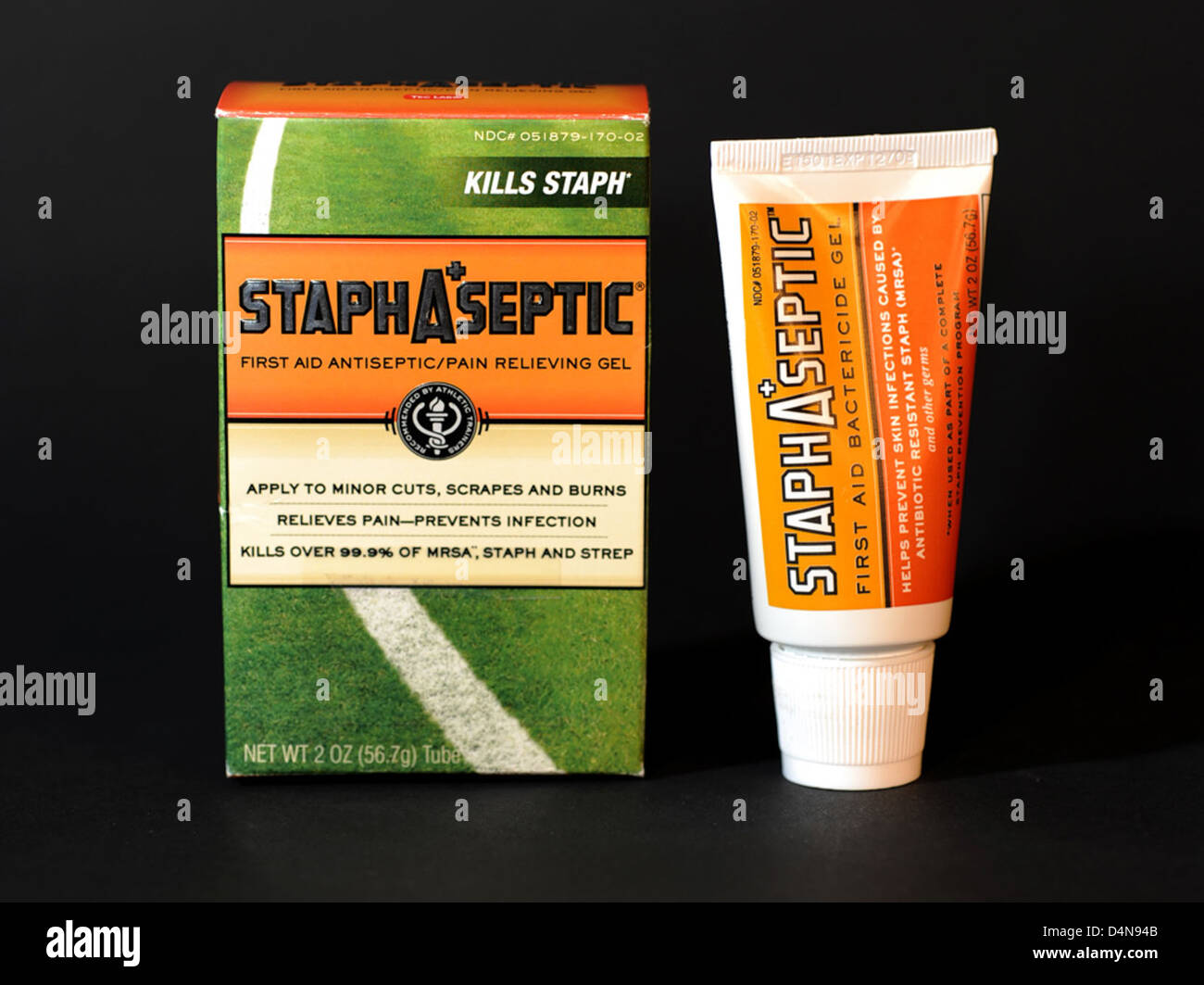 Diversi disinfettanti per le mani commercializzati come prevenzione delle infezioni da MRSA hanno dimostrato di riportare indicazioni non comprovate. Questi includono prodotti come Clean Well, il gel antisettico del Dr. Tichenor e altri che non sono supportati da prove scientifiche sulla loro efficacia contro MRSA o altre infezioni batteriche. Foto Stock