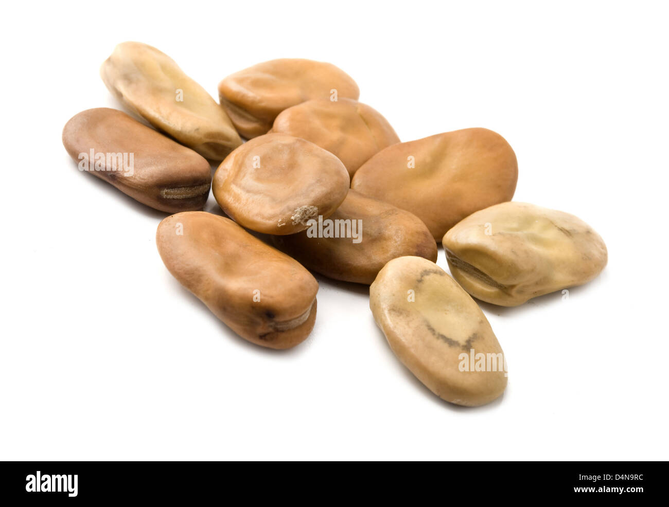 Piselli gialli isolati su sfondo bianco Foto Stock